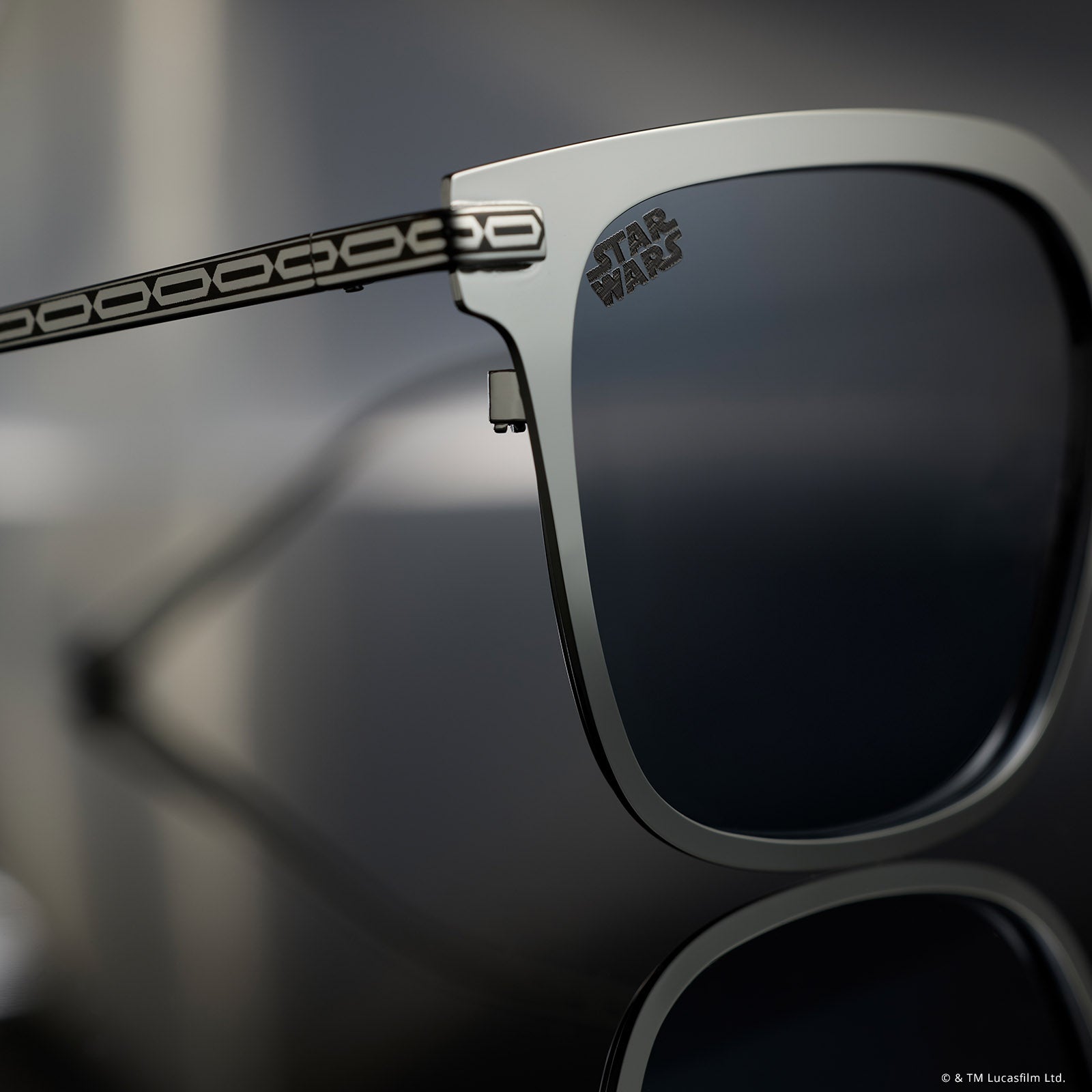 THE MANDALORIAN™️ 3.0 - SILVER CHROME + GREY + SILVER FLASH + POLARIZED SUNGLASSES - Image 9