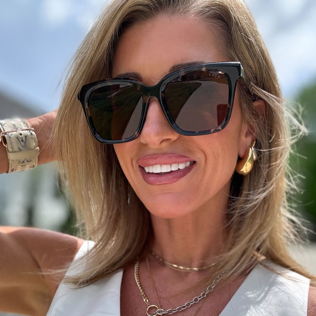 MEREDITH - BLACK + GREY SUNGLASSES - Image 9