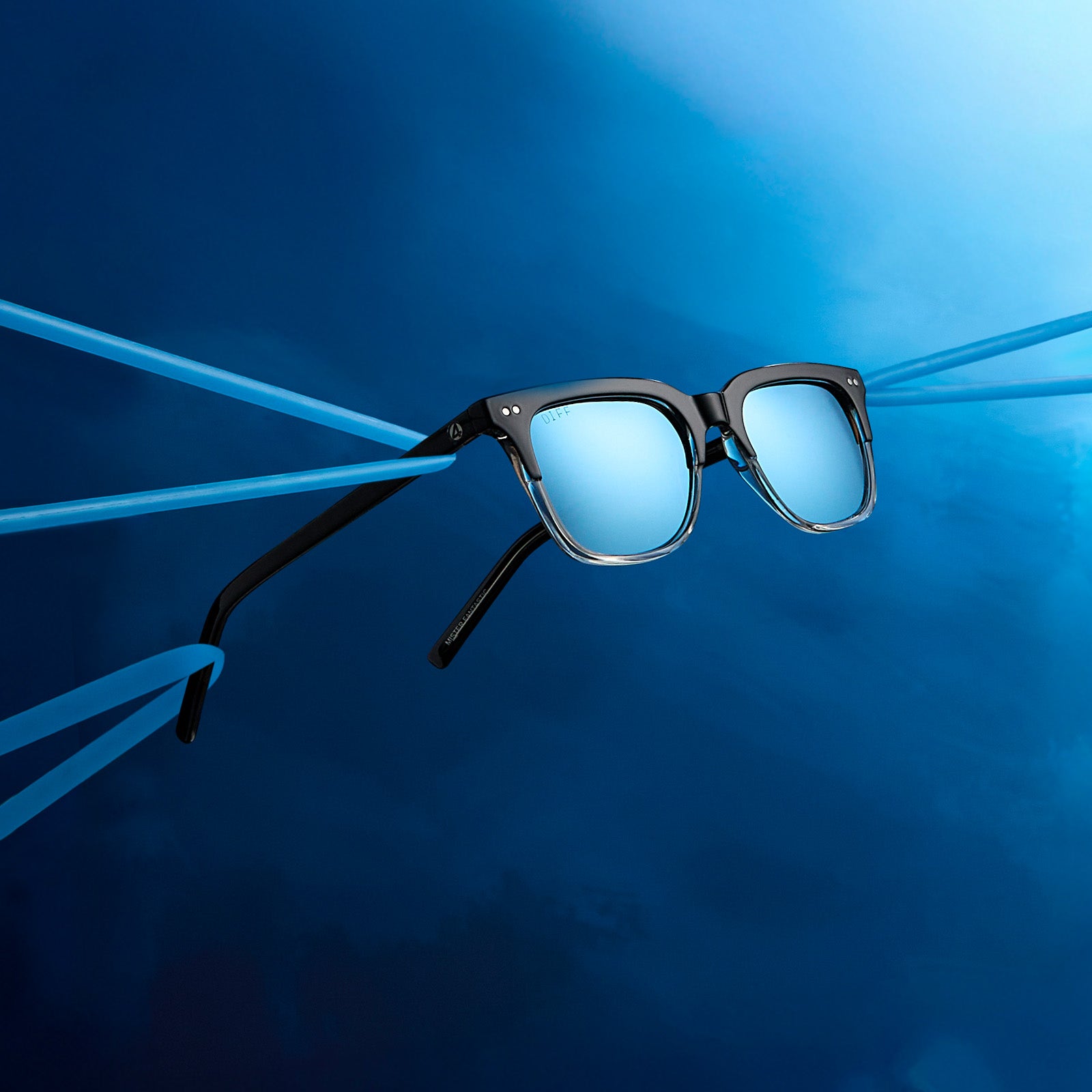 MR. FANTASTICâ„¢ - RETRO BLACK TO CLEAR GRADIENT + QUANTUM BLUE MIRROR + POLARIZED SUNGLASSES - Image 5