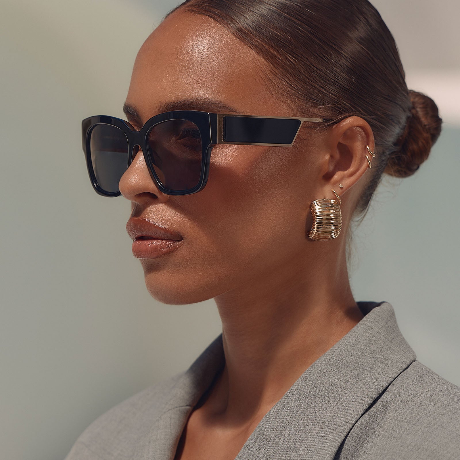 ISABELLA - BLACK + GREY POLARIZED SUNGLASSES - Image 5