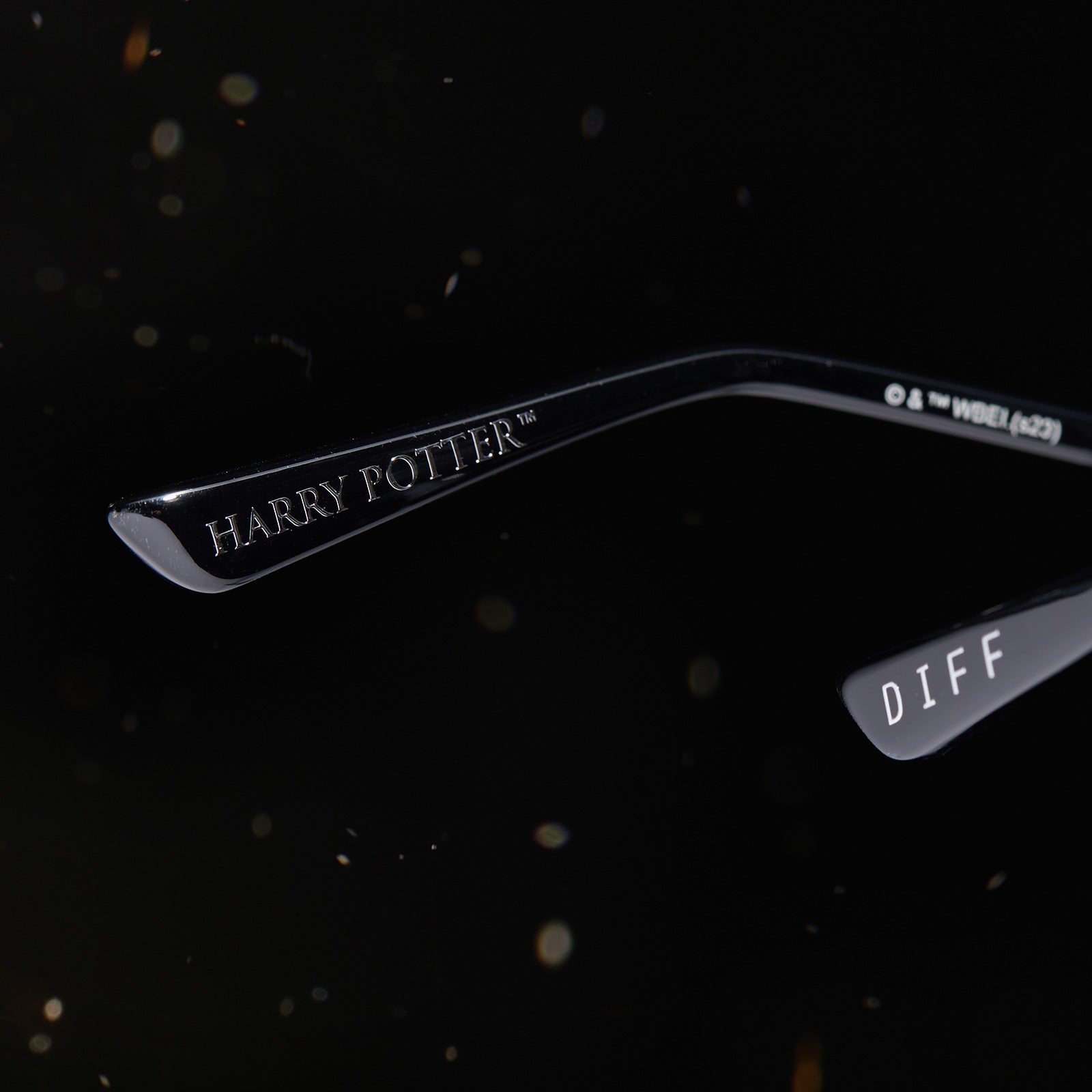 HARRY POTTER 2.0™ - TUXEDO BLACK + YULE BALL™ GREY SUNGLASSES - Image 10