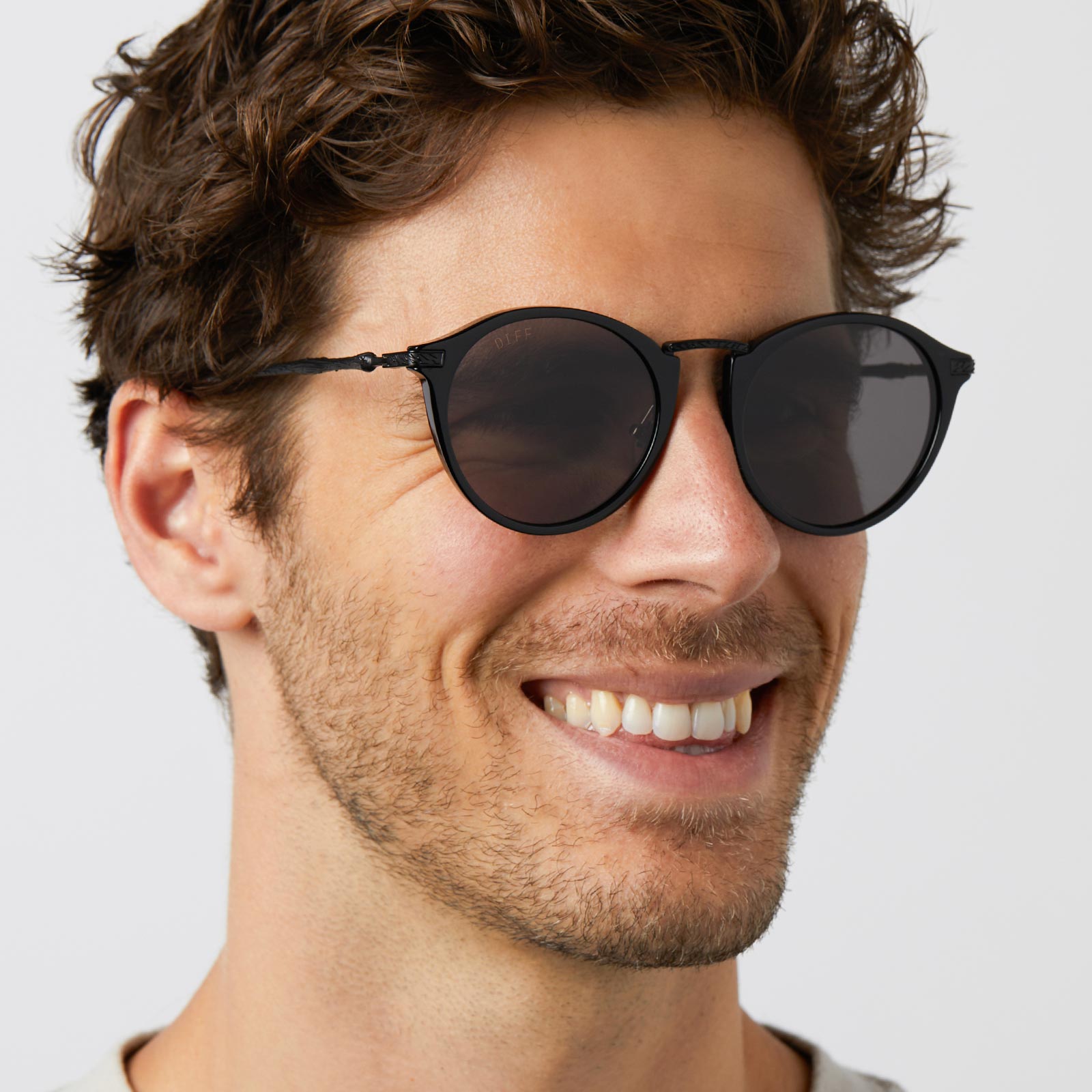 HARRY POTTER 2.0™ - TUXEDO BLACK + YULE BALL™ GREY SUNGLASSES - Image 5