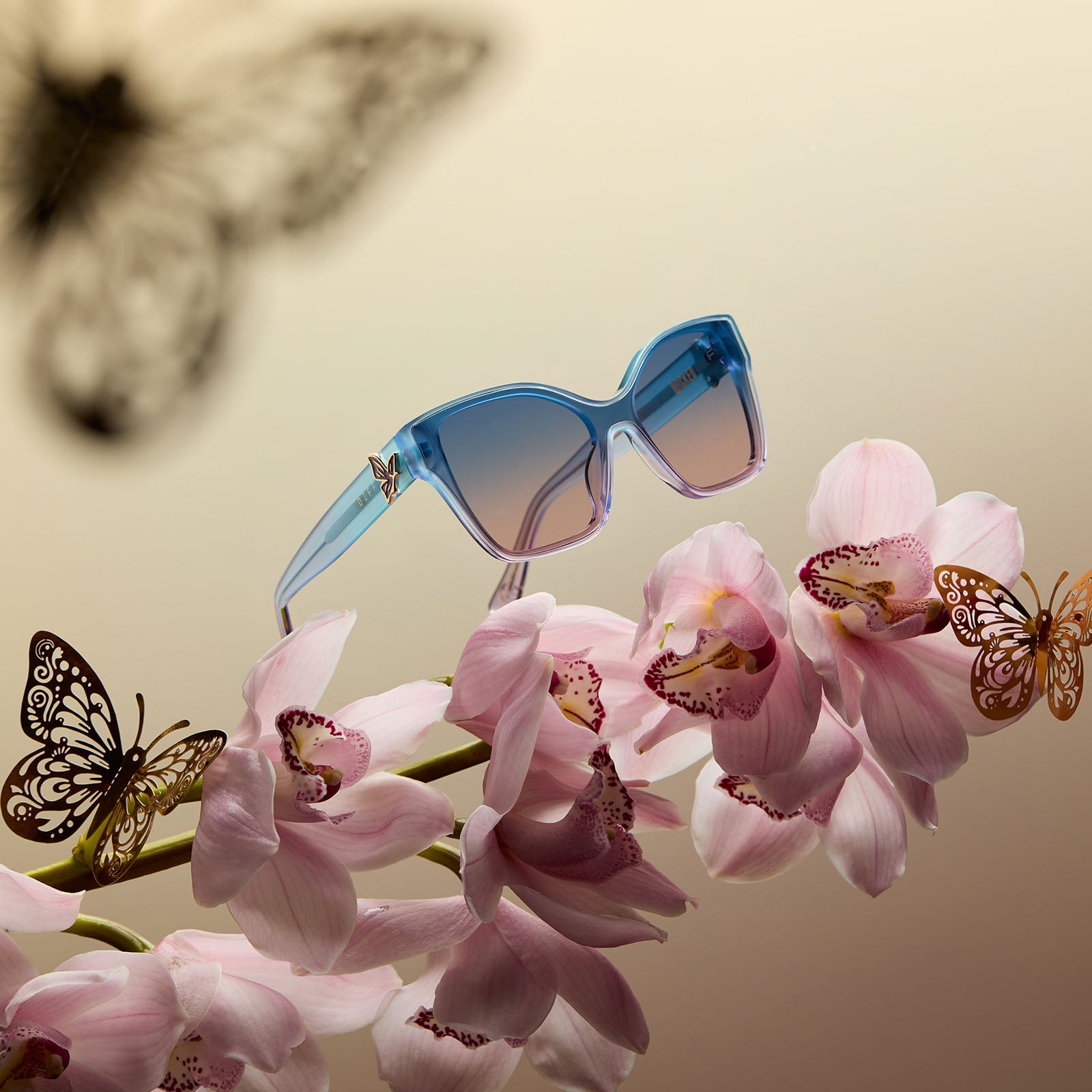 GLINDA UPLAND BUTTERFLY - IRIDESCENT PASTEL BLUE + LAVENDER + OPALESCENT GRADIENT PINK SUNGLASSES - Image 5
