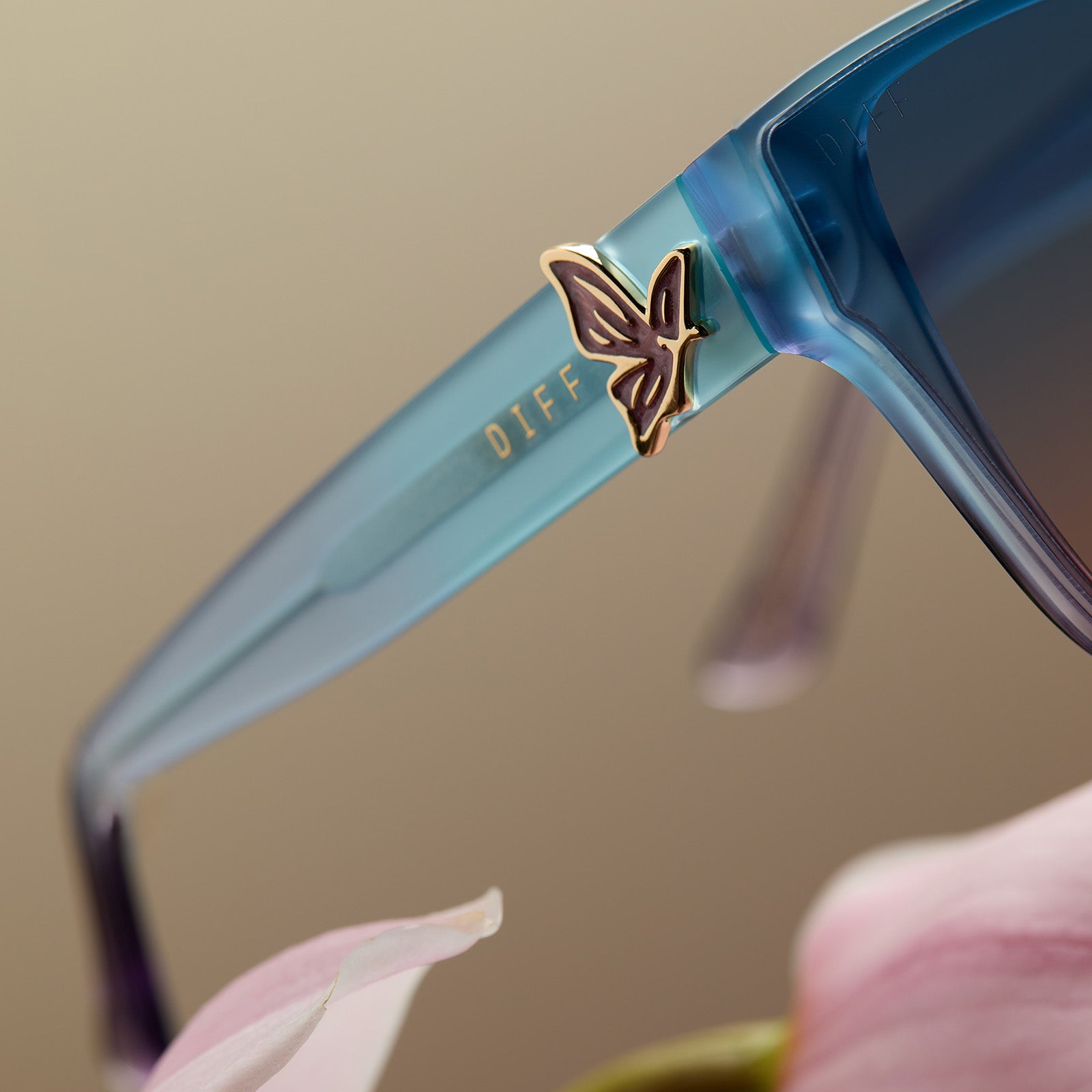 GLINDA UPLAND BUTTERFLY - IRIDESCENT PASTEL BLUE + LAVENDER + OPALESCENT GRADIENT PINK SUNGLASSES - Image 11