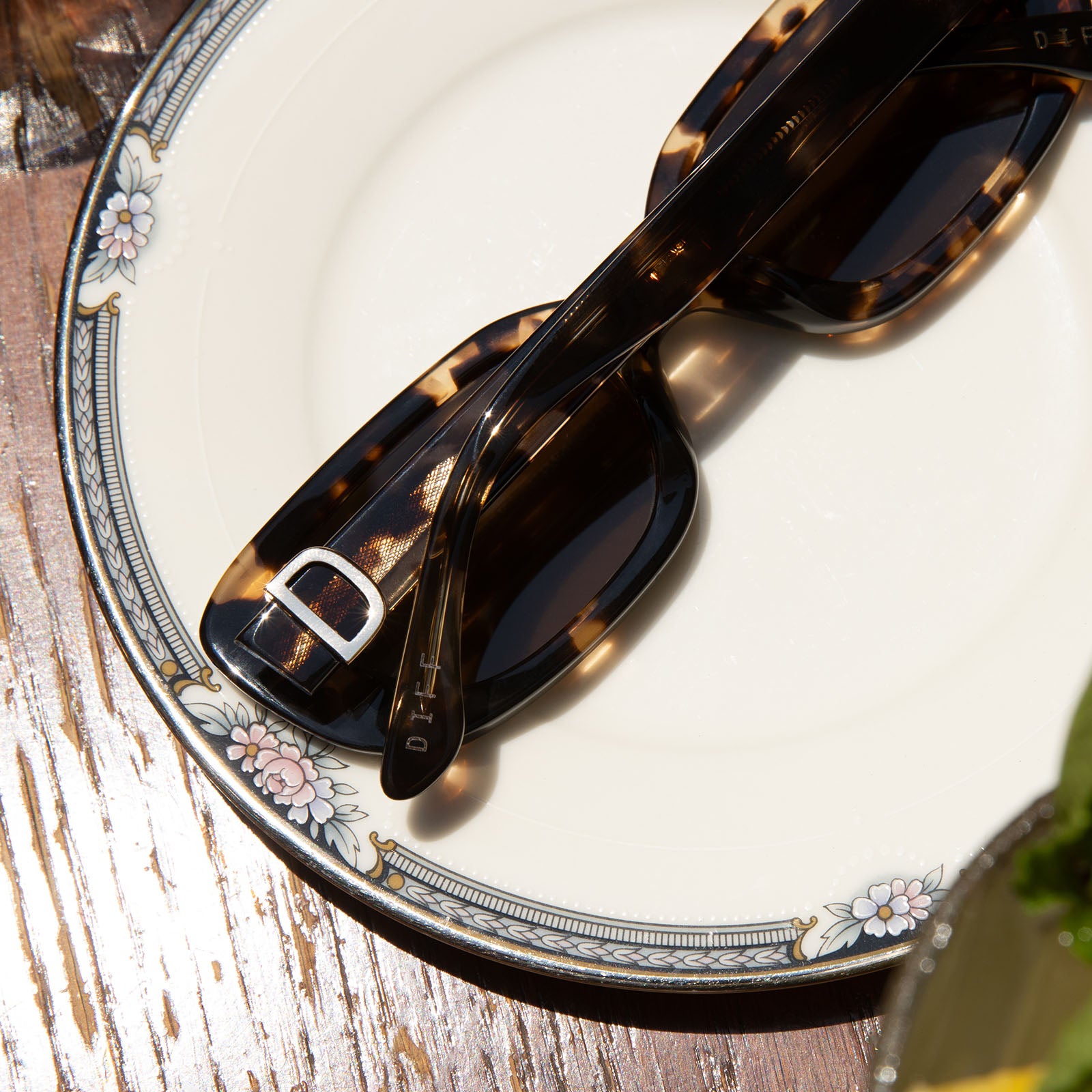 DAPHNE - ESPRESSO TORTOISE + METAL + BROWN + POLARIZED SUNGLASSES - Image 8