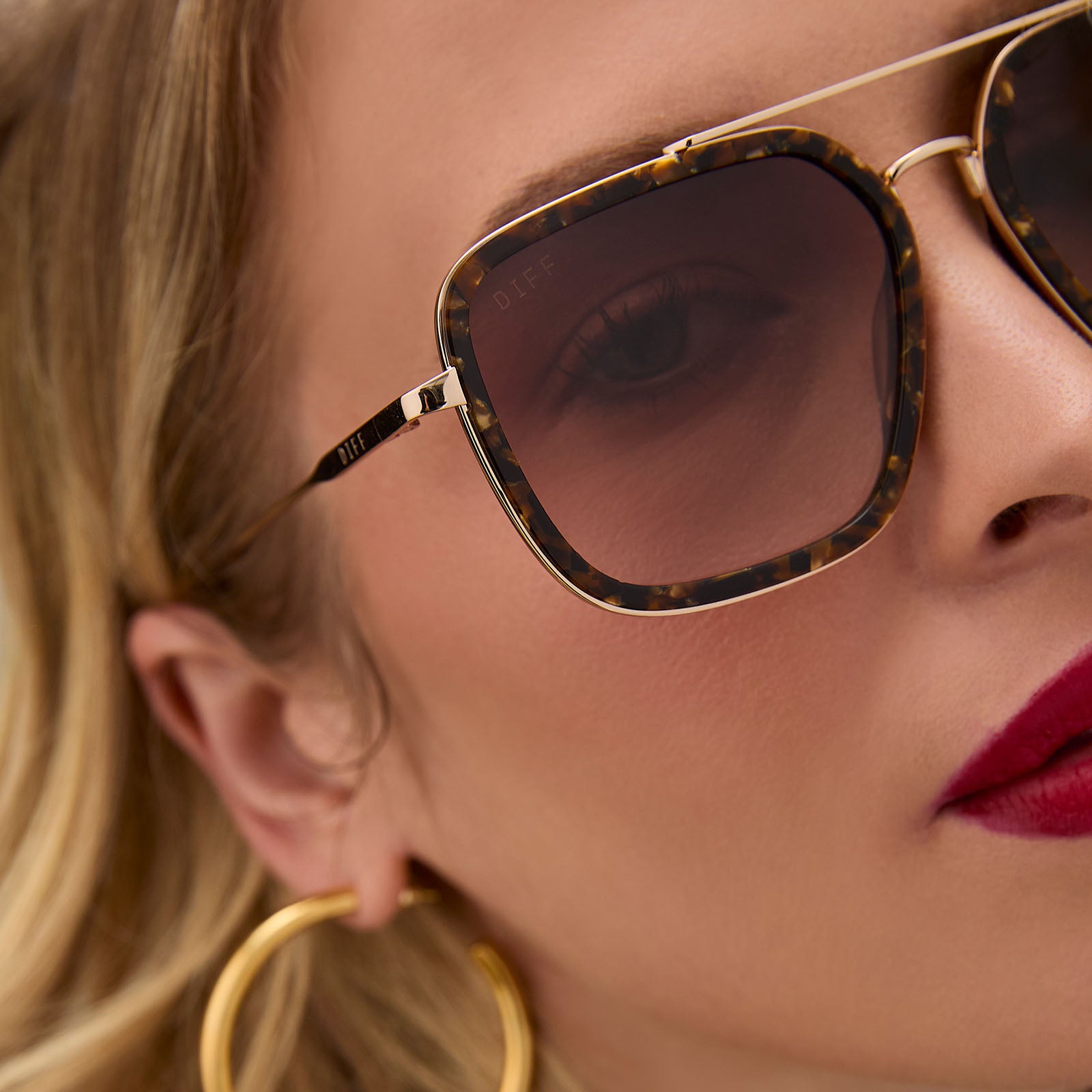 JORDAN - GLITTER TORTOISE + BROWN GRADIENT SUNGLASSES - Image 5