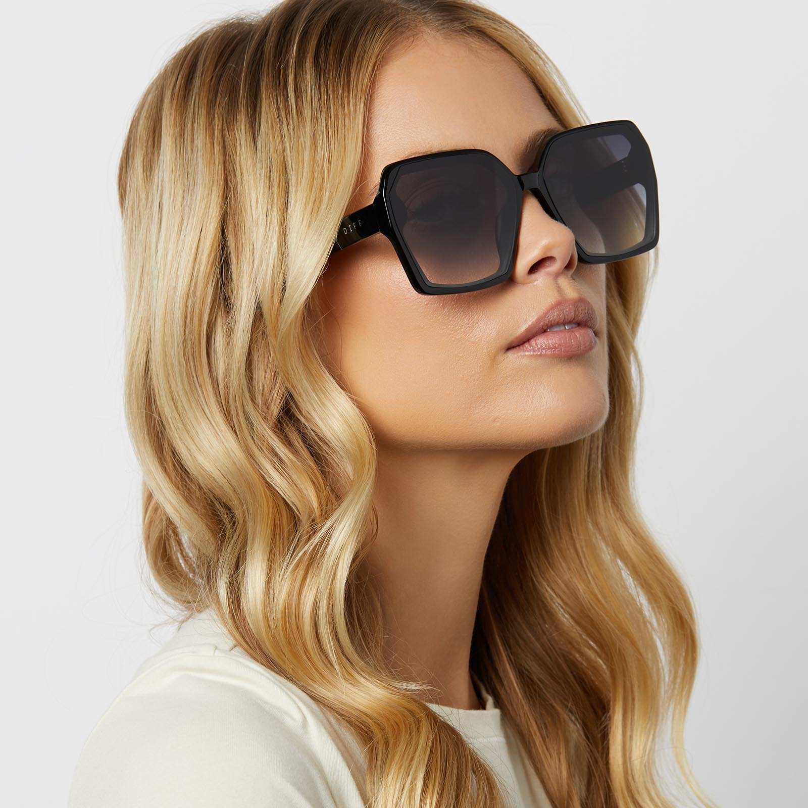 PRESLEY - BLACK + GREY GRADIENT SUNGLASSES - Image 6