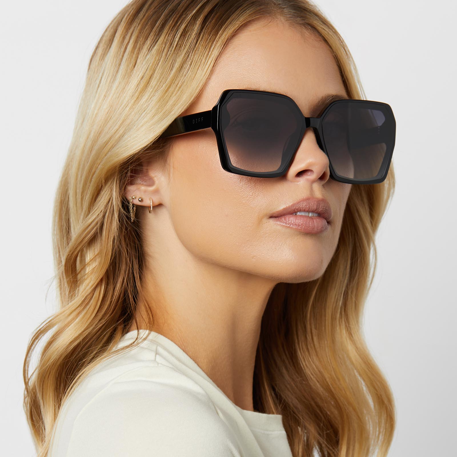 PRESLEY - BLACK + GREY GRADIENT SUNGLASSES - Image 7