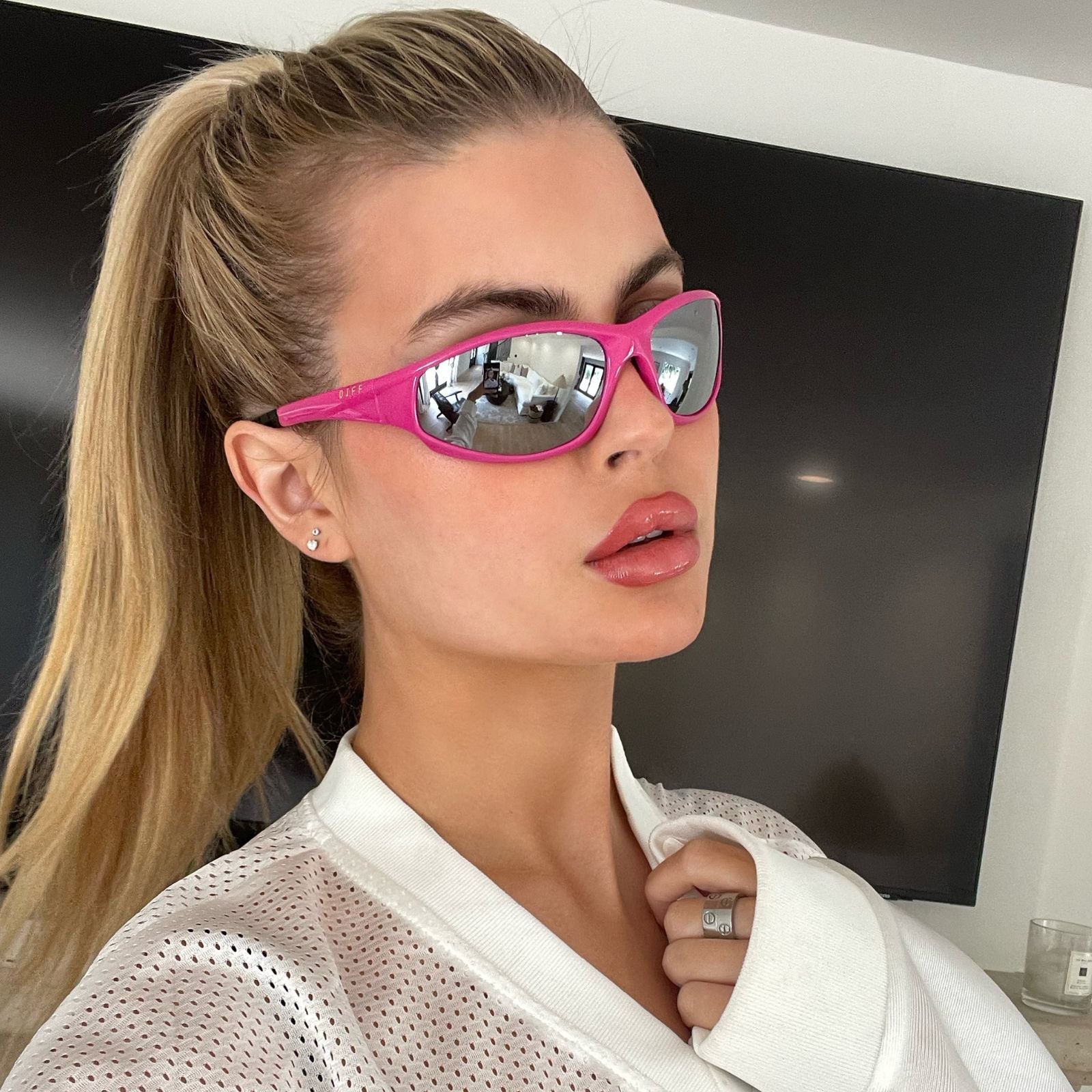 LIGHTNING - NEON PINK + SILVER MIRROR + POLARIZED SUNGLASSES - Image 4