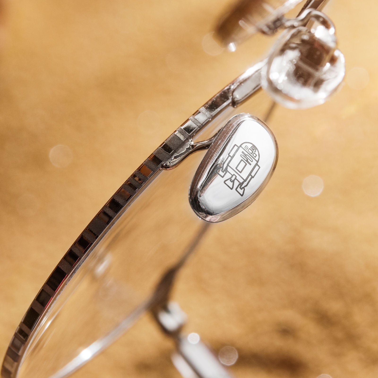 R2-D2™ - SILVER + GLASSES - Image 9